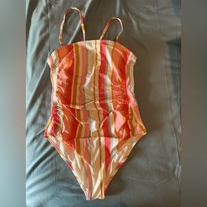 Kona Sol One-piece Flattering Bathing Suit Large